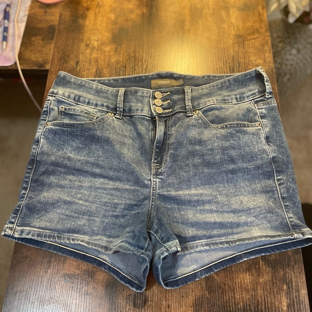 Torrid 3.5” Jegging Super Soft High-Rise Short
